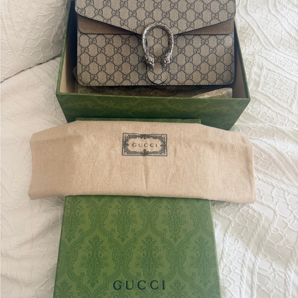 Gucci handbag with dust bag and box